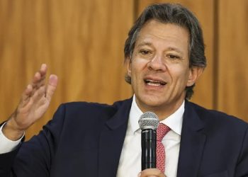 Haddad anuncia isenção de IR para quem ganha até R$ 5 mil