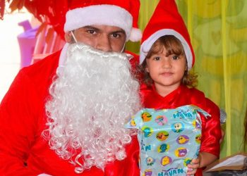 Papai Noel dos Correios: cartinhas de alunos dos Ceims Rio Doce e Vovó Aurora já podem ser adotadas