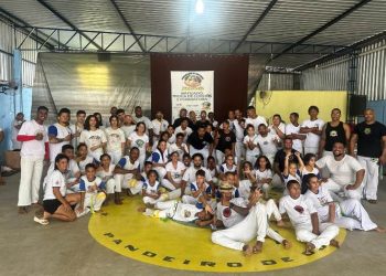 VÍDEO – Associação de Capoeira Pandeiro de Ouro Realiza o 11º Batizado e Troca de Cordéis em Linhares