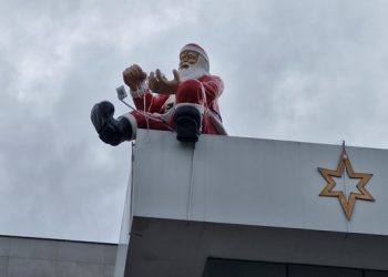 Domingo (22) de comércio aberto em Linhares. É o horário especial de Natal e Ano Novo
