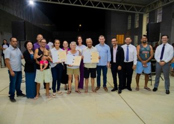 Sonhos realizados: 200 escrituras são entregues a moradores de Bebedouro