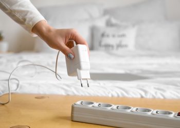 Férias com segurança: Veja dicas para prevenir acidentes com energia
