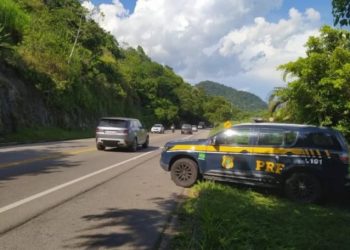 PRF alerta para golpe envolvendo falsa multa de trânsito