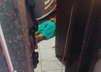 ATUALIZAÇÃO – Três indivíduos arrombam, invadem casa, no Pontal do Ipiranga, e matam jovem a tiros, em Linhares. Suspeitos se passaram por policiais