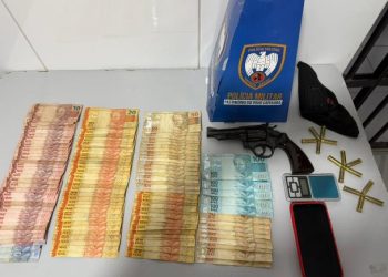 Jovem de 18 anos é preso com arma de fogo, munições e dinheiro em Sooretama