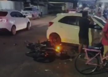 VÍDEO – Acidente em Linhares: Colisão entre carro e moto no bairro Interlagos