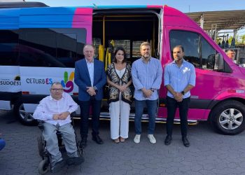 Governo do Estado entrega novos veículos para o Transcol + Acessível