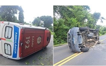 Ambulância, com nome do SAMU no teto, tomba na ES-248 entre Linhares e Colatina