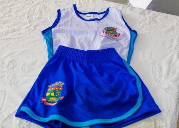 Prefeitura de Linhares inicia entrega de uniformes escolares para os alunos matriculados na rede municipal de ensino