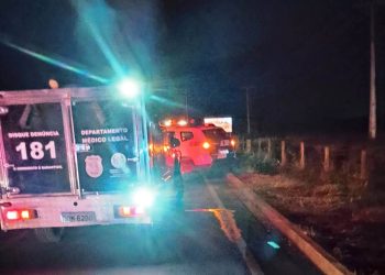 VÍDEO – TRAGÉDIA NA RODOVIA 245: Mulher morre atropelada após sair de carro envolvido em acidente, para buscar socorro