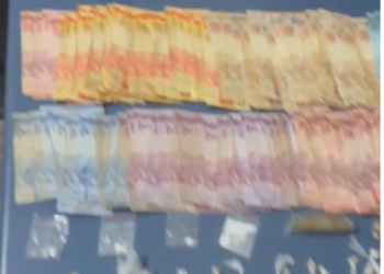 VÍDEOS – Cerco eletrônico leva PM a desmantelar suposto ponto de tráfico em Aracruz