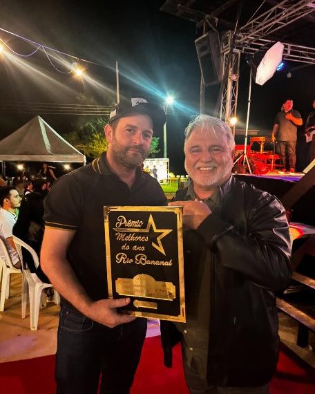 Marcos Garcia sendo premiado - Foto - Redes Sociais