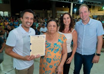 Regularização fundiária: mais 120 famílias de Bebedouro recebem títulos de propriedade
