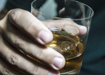 Sesa alerta população do ES sobre risco de intoxicação por metanol