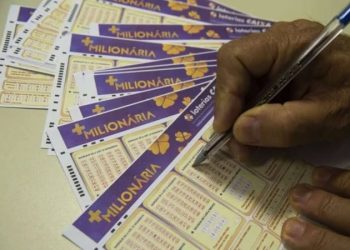 Aposta de Linhares acerta 5 números e 2 trevos e ganha R$ 285 mil na +Milionária