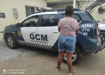 Guarda Civil Municipal prende mulher após furto de 13 bermudas jeans em loja no Centro de Linhares