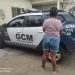 Guarda Civil Municipal prende mulher após furto de 13 bermudas jeans em loja no Centro de Linhares