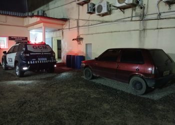 Guarda aborda veículo com restrição de furto no Centro de Linhares