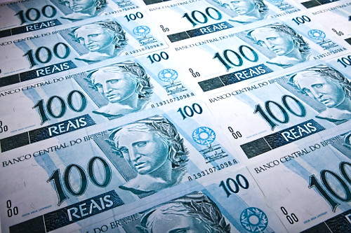 Notas de cem reais Local: São Paulo - SP Data: 03/2013 Codigo: 27MS565 Autor: Mauricio Simonetti