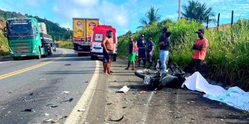 Foragido da Justiça de Linhares morre em colisão de moto com caminhão na BR-101, em Itabela (BA)