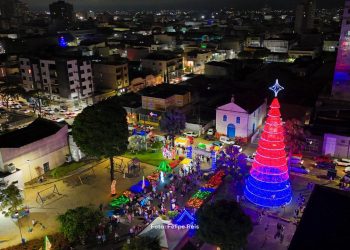 Vila de Natal da Praça 22 de Agosto ganha programação musical de sexta (19) até terça (23)
