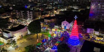 Vila de Natal da Praça 22 de Agosto ganha programação musical de sexta (19) até terça (23)