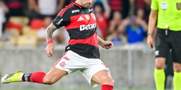 Flamengo empata com o Inter e segue sem vencer no Brasileirão