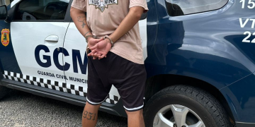 Homem é preso no Centro de Linhares durante policiamento preventivo no Cais do Porto