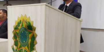 Roninho tenta segurar suplente, mas Justiça manda empossar Gilson Gatti em até 5 dias