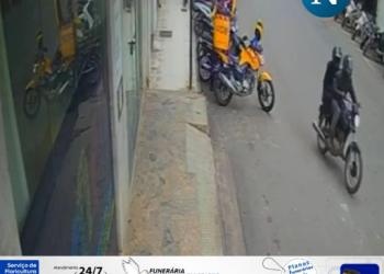 Homem é preso e adolescente apreendido por roubo de R$ 20 mil em ouro em Barra de São Francisco