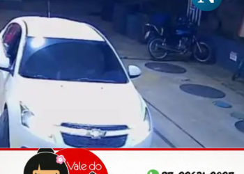 Bandidos saem do mato, rendem família e roubam carro durante assalto em Rio Bananal
