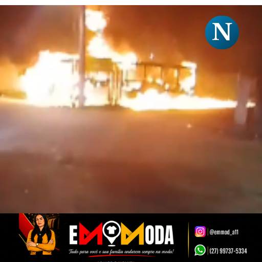 VÍDEO – Dois ônibus pegam fogo em Juncado, no interior de Sooretama