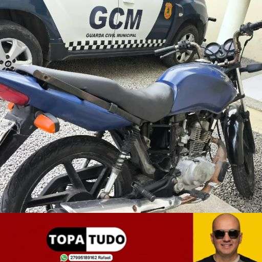 Motocicleta furtada é localizada e dois são conduzidos após alerta durante patrulhamento