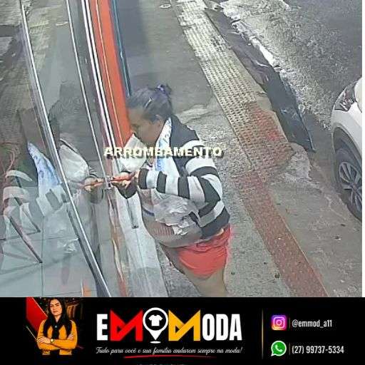 VÍDEO FLAGRANTE – Mulher arromba loja no Centro de Linhares, furta estabelecimento e é detida, rapidamente, pela GCM
